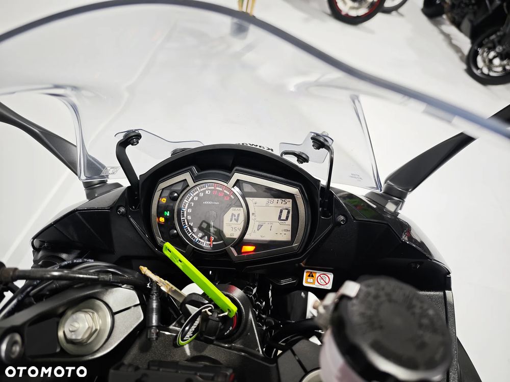 Kawasaki Ninja 1000 SX - 6