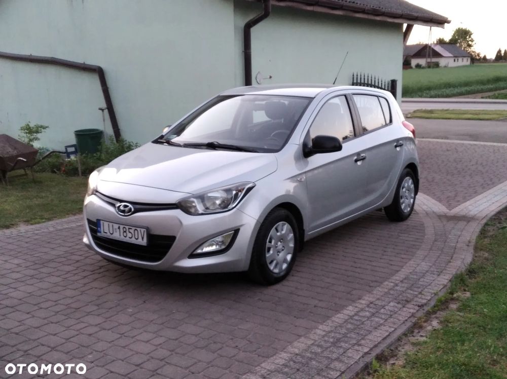 Hyundai i20 1.4 Comfort EU5 - 17