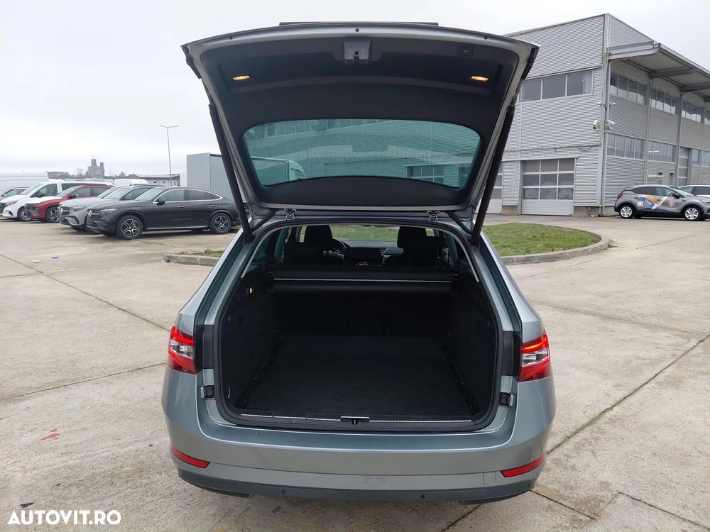 Skoda Superb 2.0 TDI DSG Style - 17