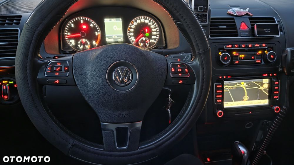 Volkswagen Touran 2.0 TDI DPF DSG Highline - 25