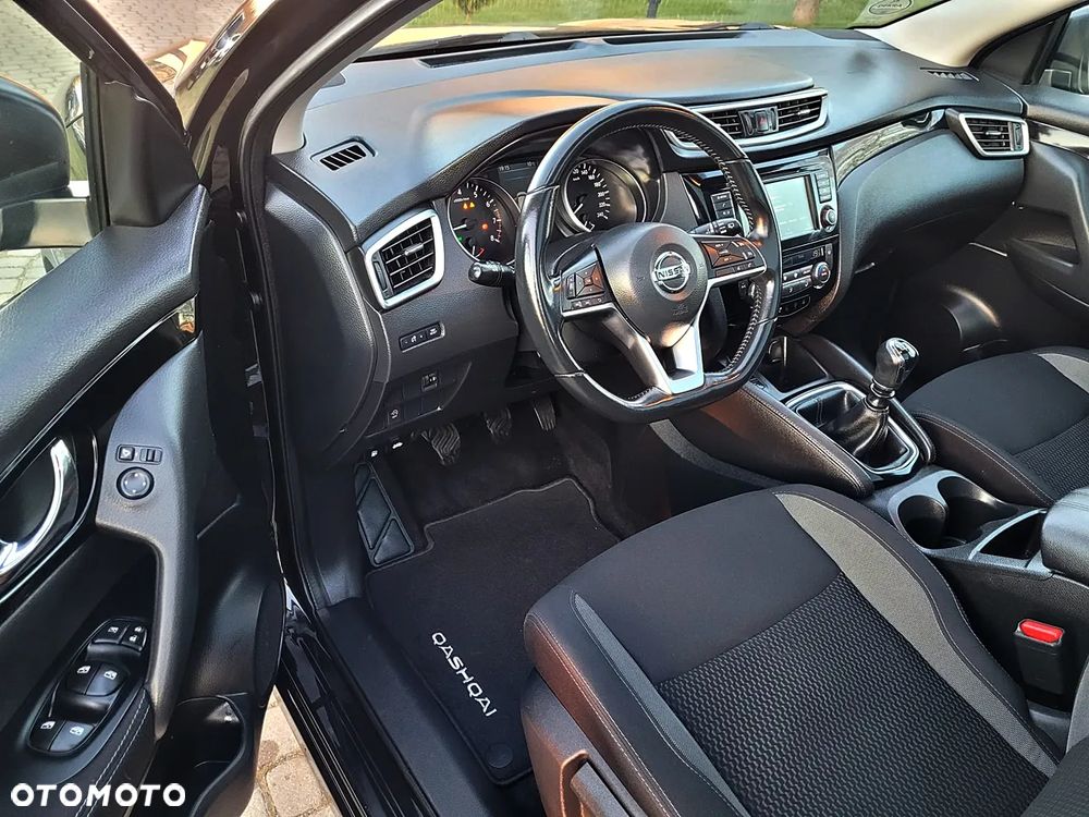 Nissan Qashqai 1.3 DIG-T SHIRO - 23