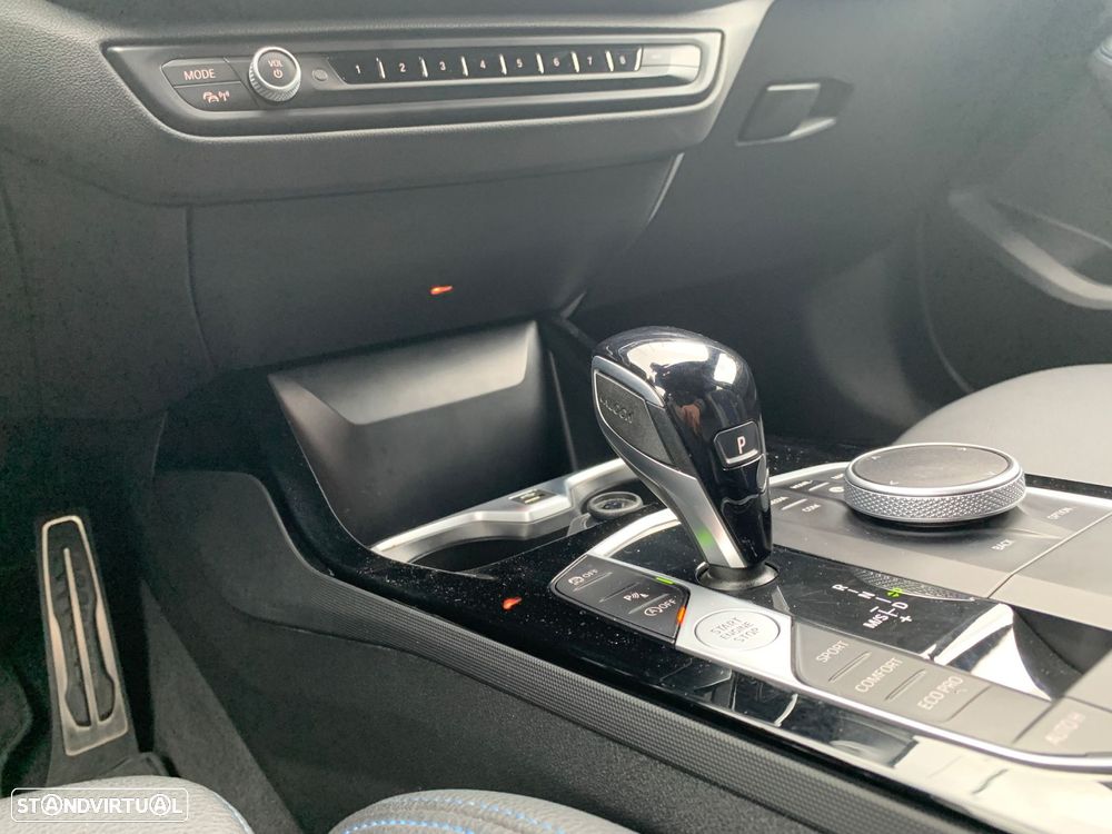 BMW 116 d Pack Desportivo M Auto - 28