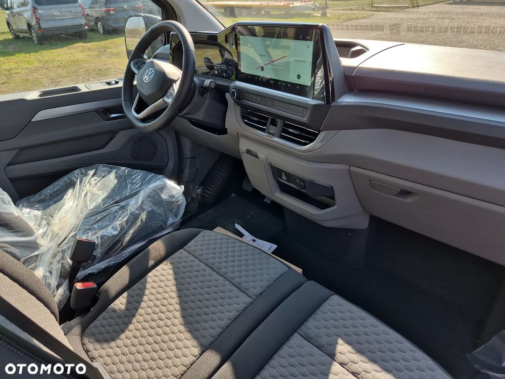 Volkswagen Caravelle - 9