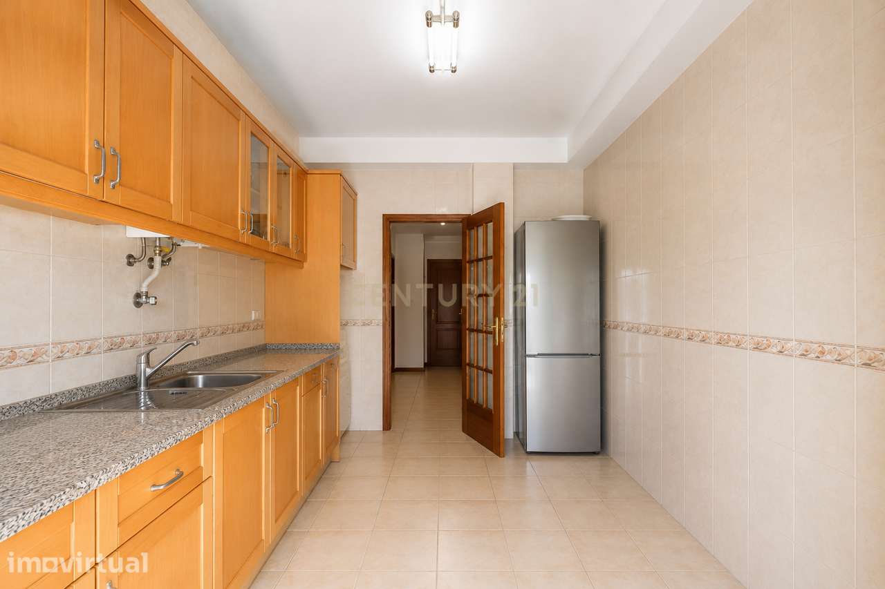 T5 ou T2+3 Duplex: Habitação Própria ou Investimento - Grande imagem: 2/20
