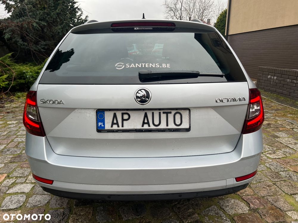 Skoda Octavia 1.6 TDI DSG Ambition - 4