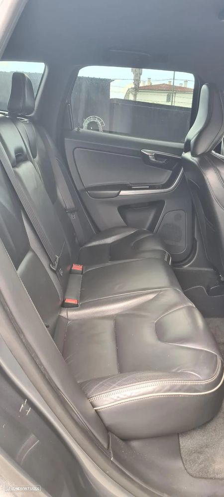 Volvo XC 60 2.0 D3 R-Design - 10