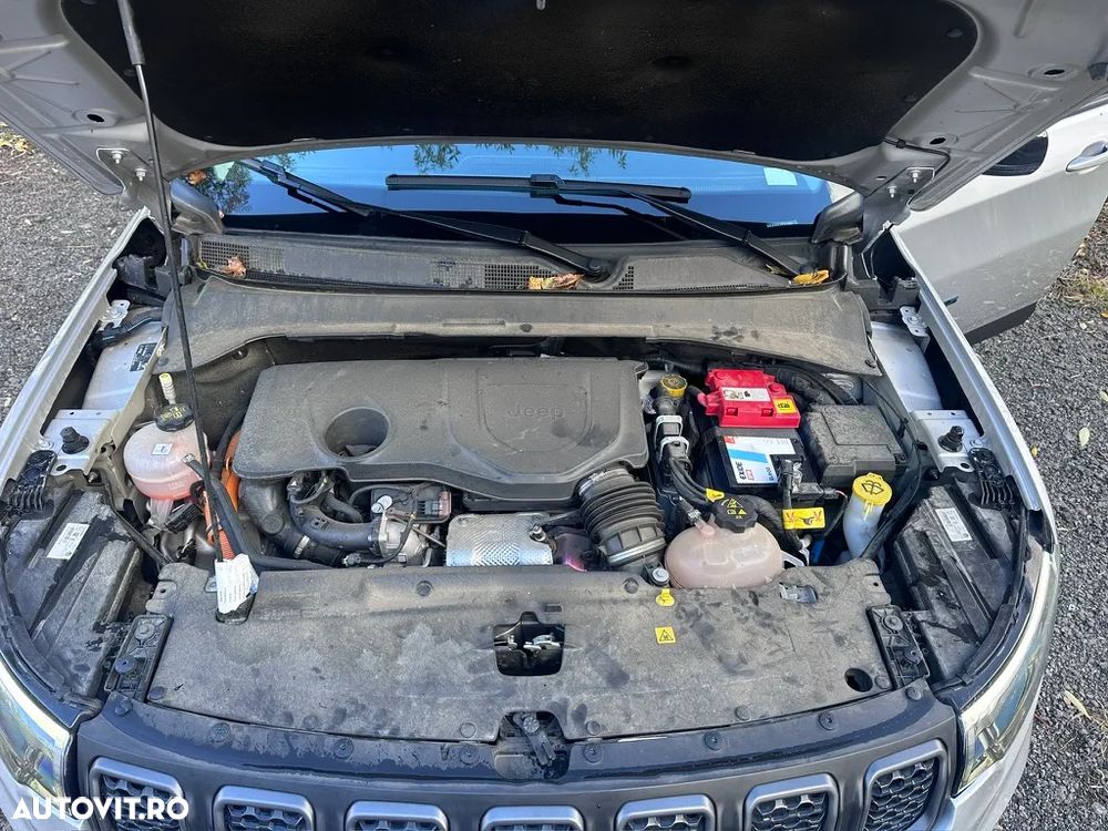 Jeep Compass 1.3 T4 4xe PLUG-IN HYBRID Automatik Trailhawk - 12