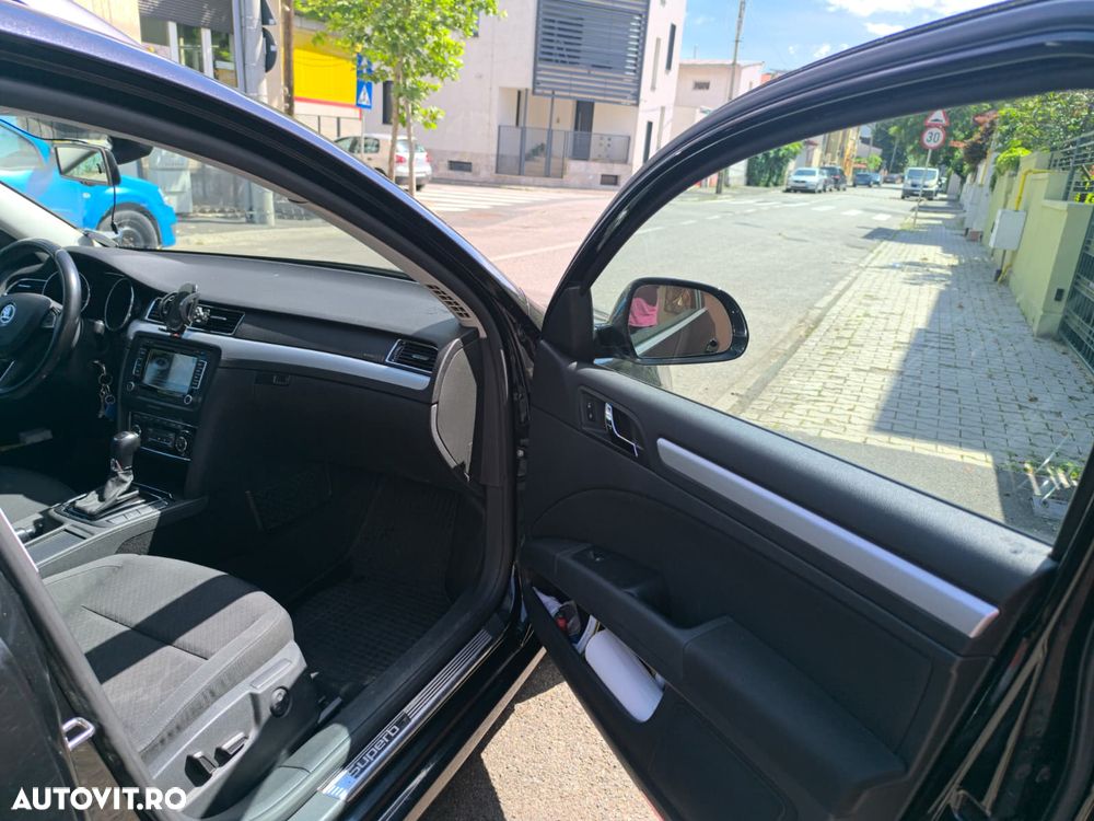 Skoda Superb 2.0 TDI DSG Ambition - 3