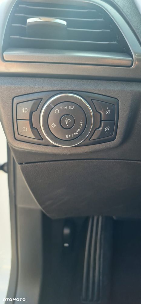 Ford Mondeo 2.0 TDCi Titanium PowerShift - 11