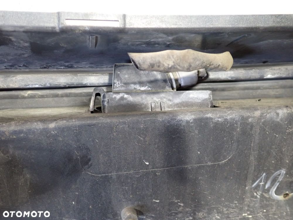 ZDERZAK TYŁ MITSUBISHI COLT VI Z30 - 11