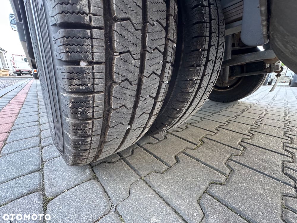 Iveco DAILY 60c16 50C15 50C17 35C14 35C15 35C17 35C18 70C17 72C15 70C18 Izoterma Chłodnia  9/8 euro palet - 11