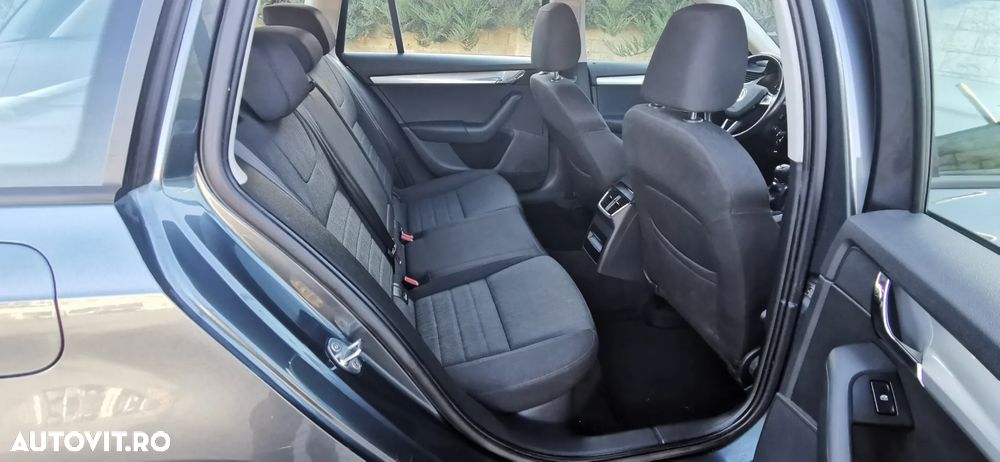 Skoda Octavia 1.6 TDI (Green tec) 4x4 Style - 11