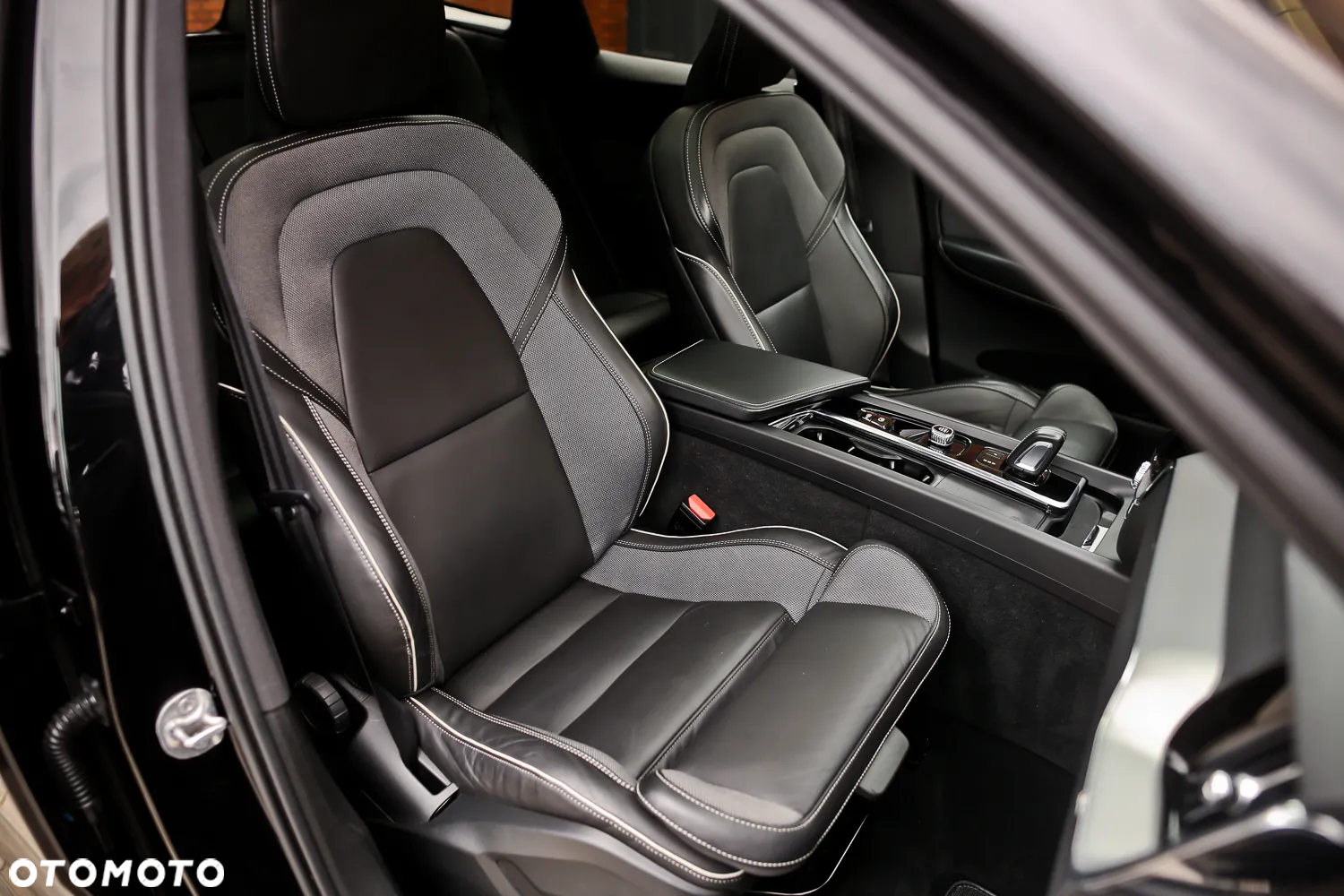 Volvo XC 60 B4 D AWD Geartronic RDesign - 25