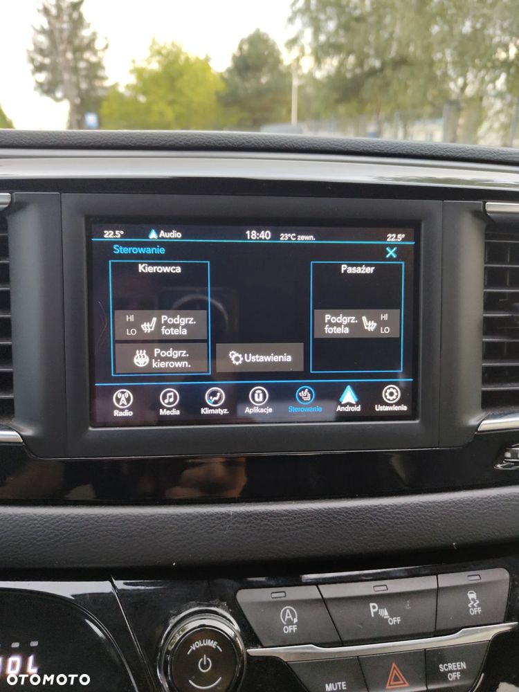 Chrysler Pacifica - 20