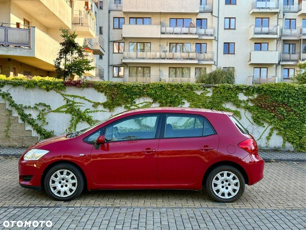 Toyota Auris 1.33 VVT-i Terra - 2