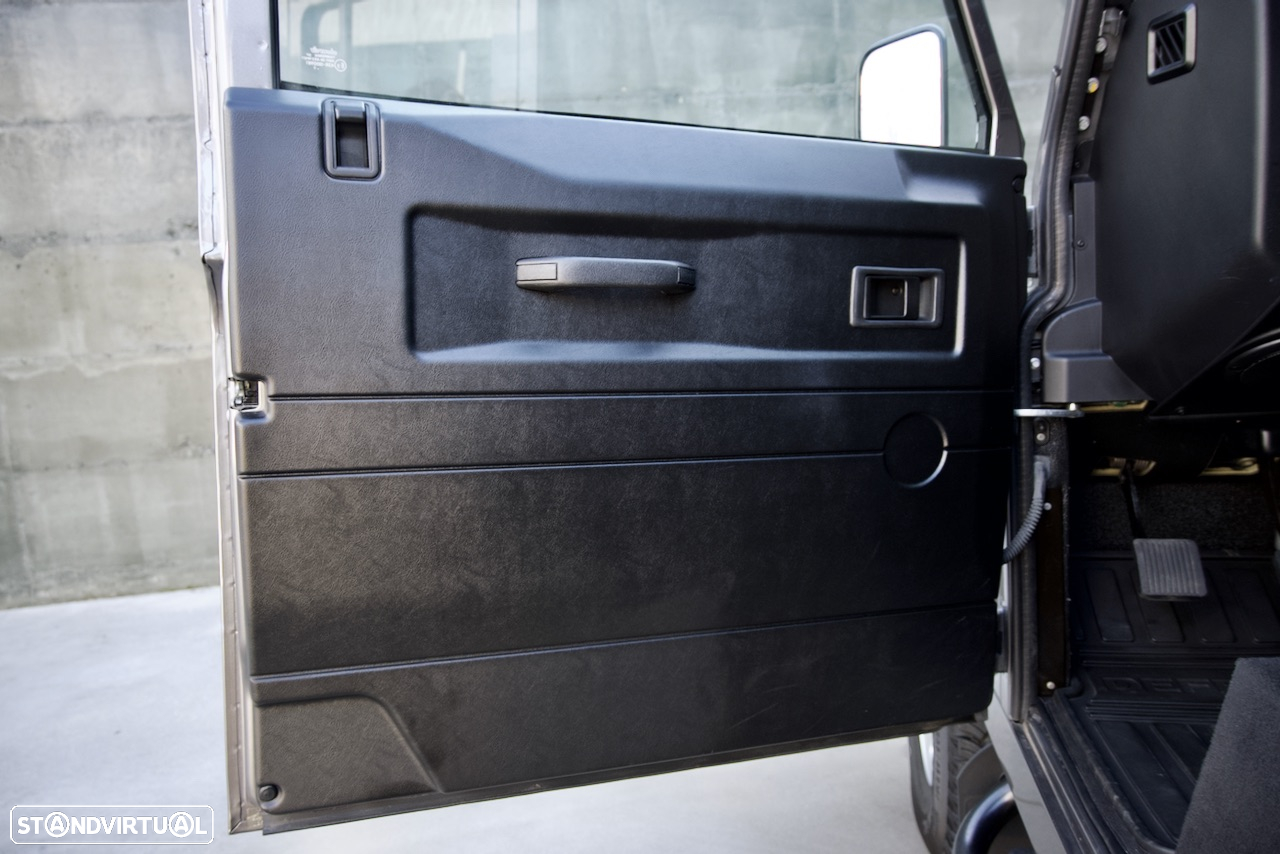 Land Rover Defender 110 SW 2.4 CRD S - 19