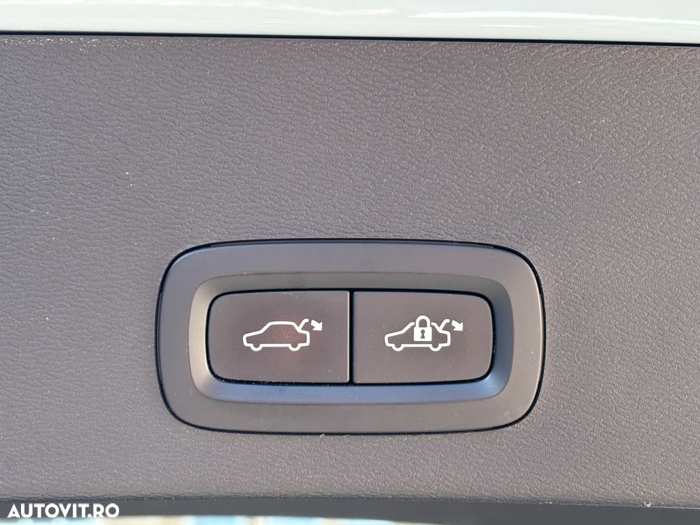 Volvo XC 40 D4 AWD Momentum Pro - 13
