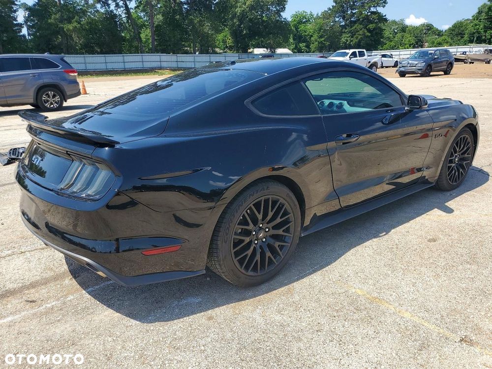 Ford Mustang 5.0 V8 GT - 4