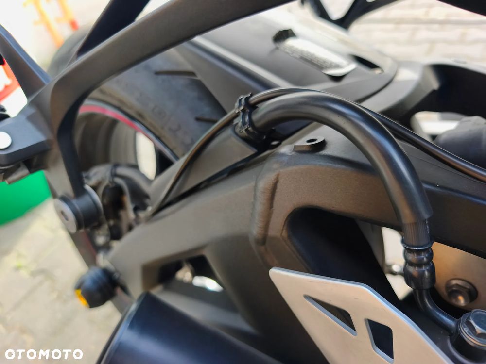 Kawasaki ZXR - 10