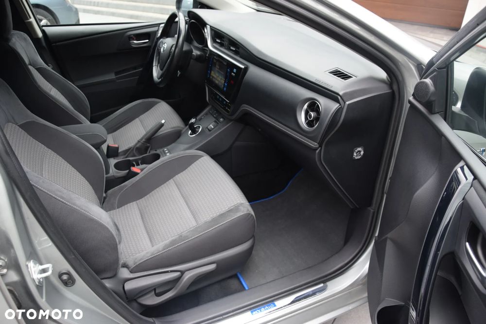 Toyota Auris - 16