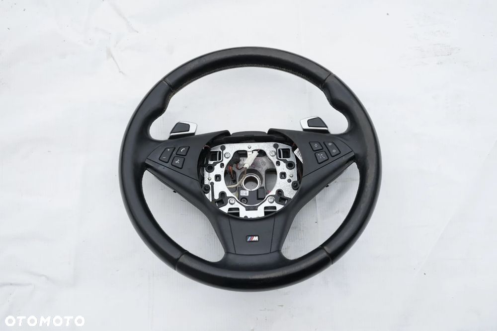 Kierownica skórzana multi BMW seria 5 E60 Łopatki Mpakiet