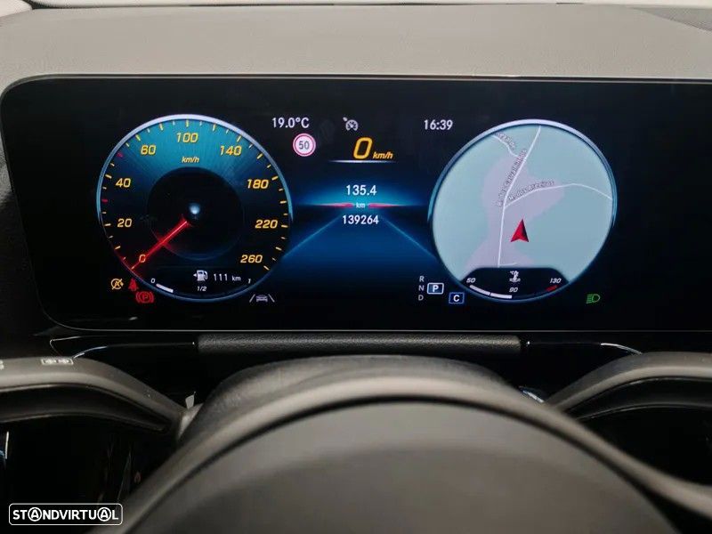 Mercedes-Benz GLA 180 d - 16