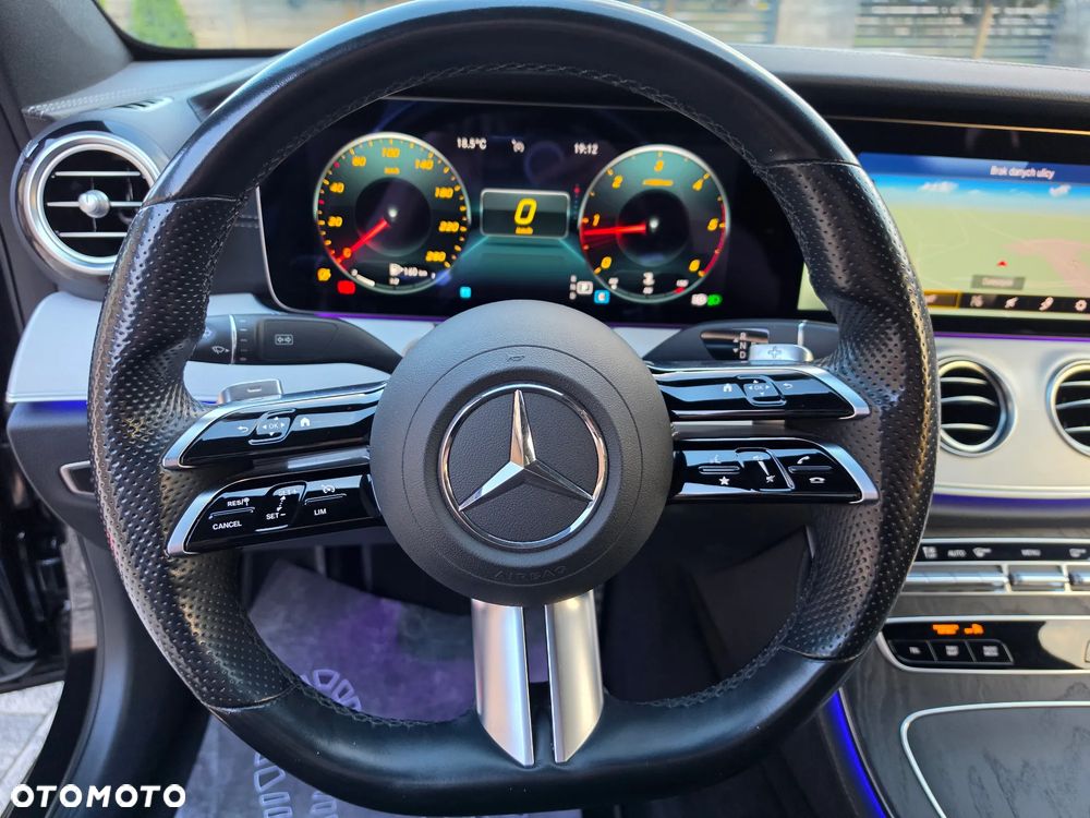 Mercedes-Benz Klasa E 220 d 4-Matic AMG - 27