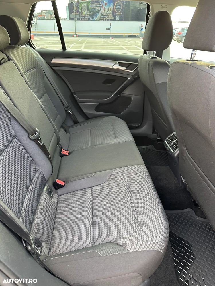 Volkswagen Golf - 13