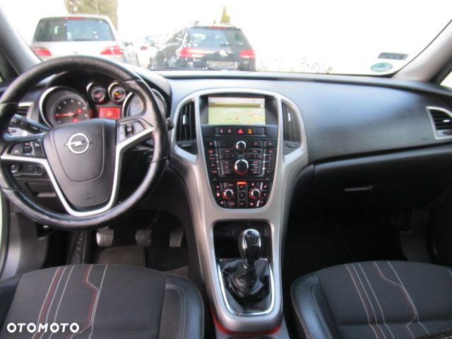 Opel Astra 1.4 T Cosmo - 14
