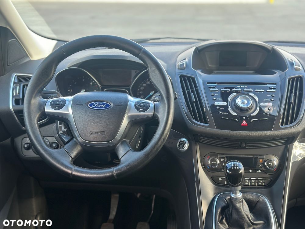 Ford Kuga - 12