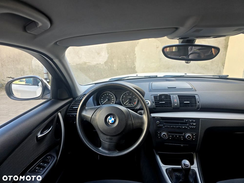 BMW Seria 1 116i - 16