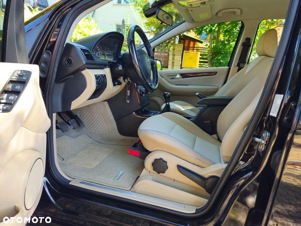 Mercedes-Benz Klasa A 180 CDI Elegance - 31
