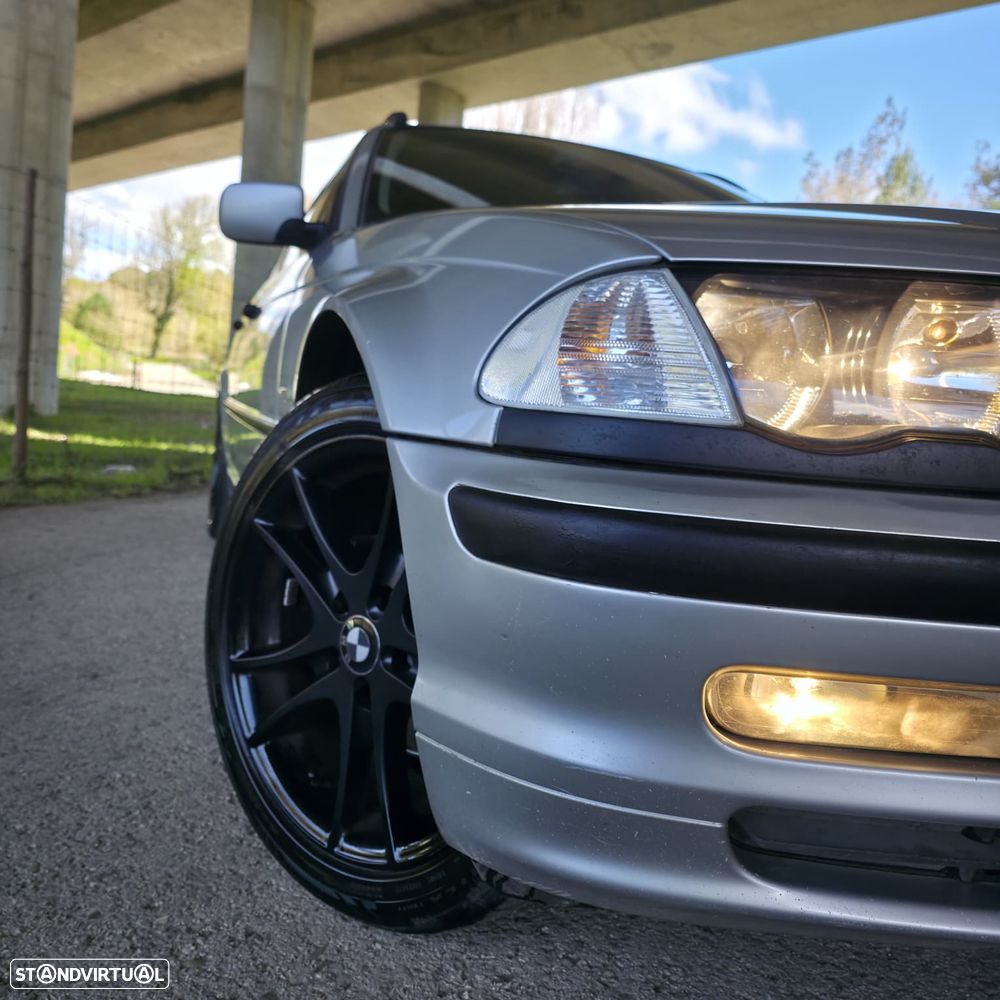 BMW 320 d Touring - 8