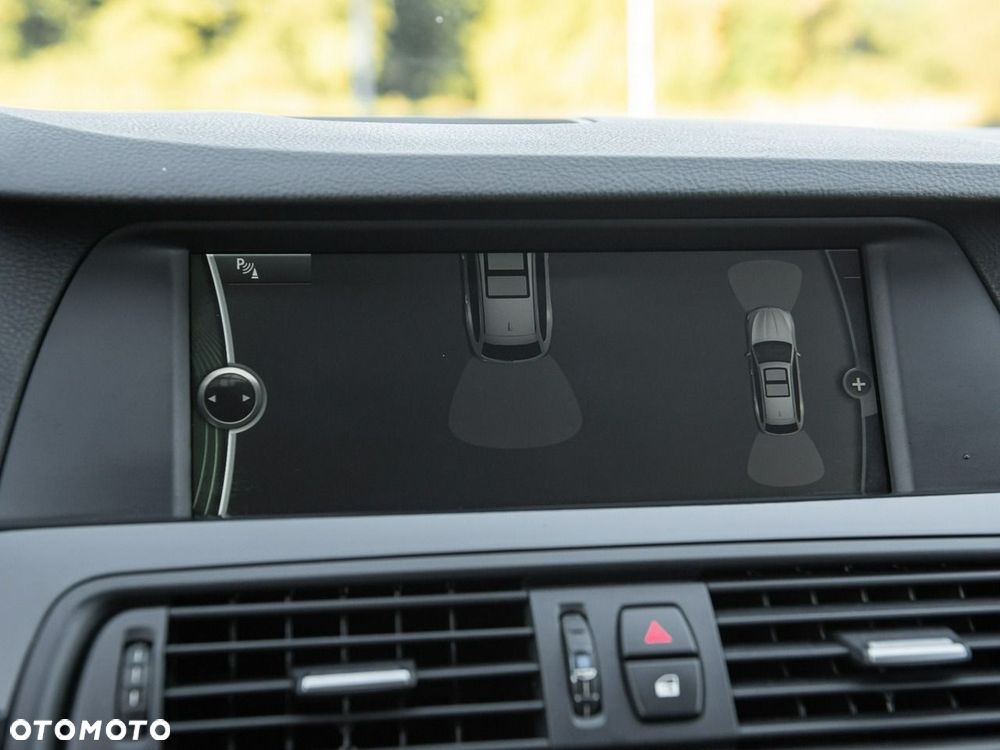 BMW Seria 5 520d Luxury Line - 22