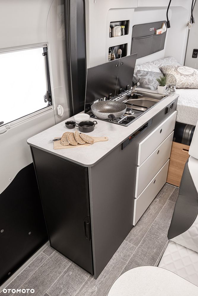 Giottiline GIOTTIVAN 60FT RAPIDO gr. Ford Transit MARKIZA SOLAR 300W KAMERA COFANIA RADIO 2DIN TRUMA DIESEL 4 OSOBOWY - 12