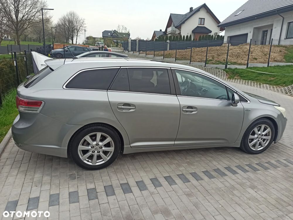 Toyota Avensis 2.2 D-4D Prestige - 4