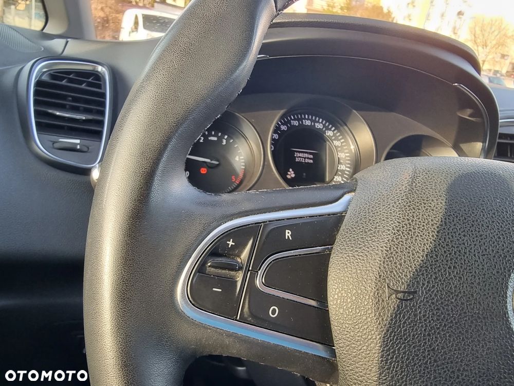 Renault Grand Scenic - 25