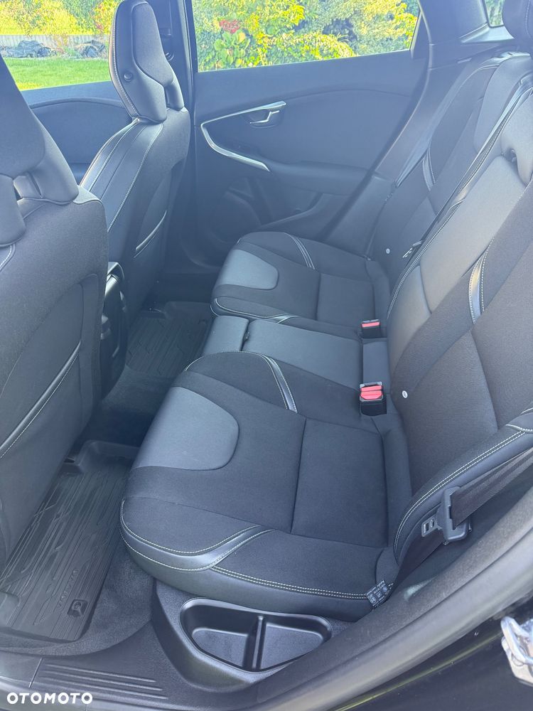 Volvo V40 D3 Momentum - 14