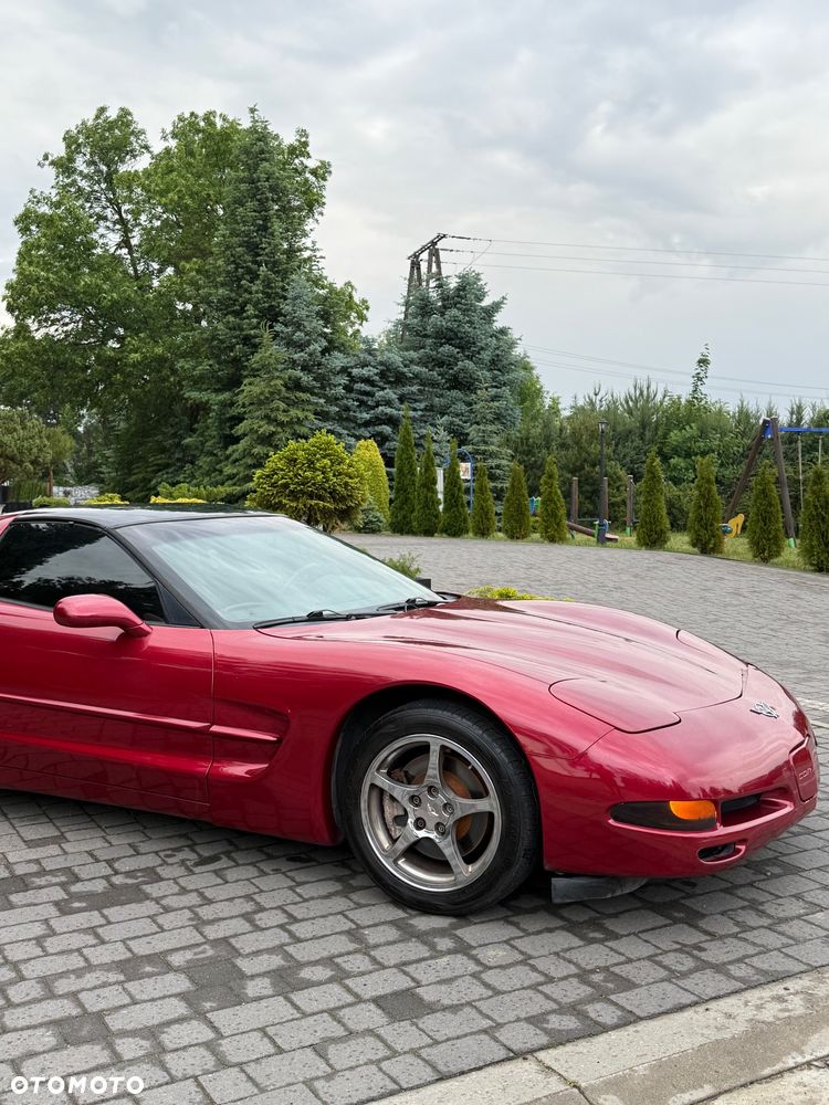 Chevrolet Corvette - 9