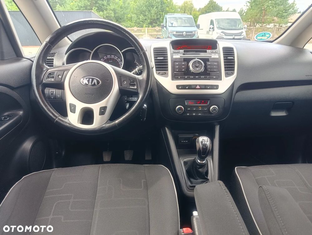 Kia Venga 1.6 CRDi 128 Dream Team Edition - 23