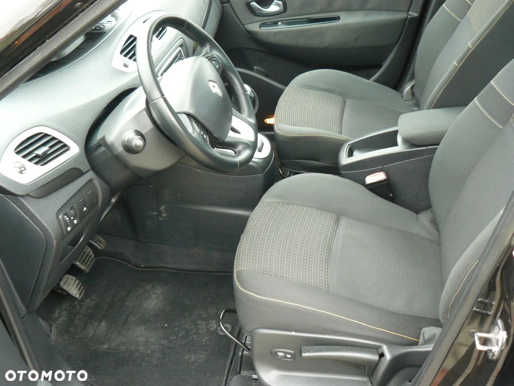 Renault Scenic 2.0 dCi Privilege - 10