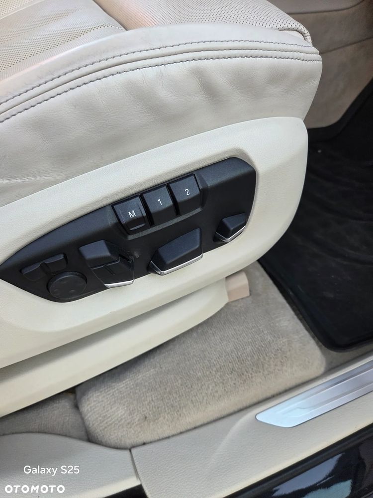 BMW X5 xDrive40d - 23