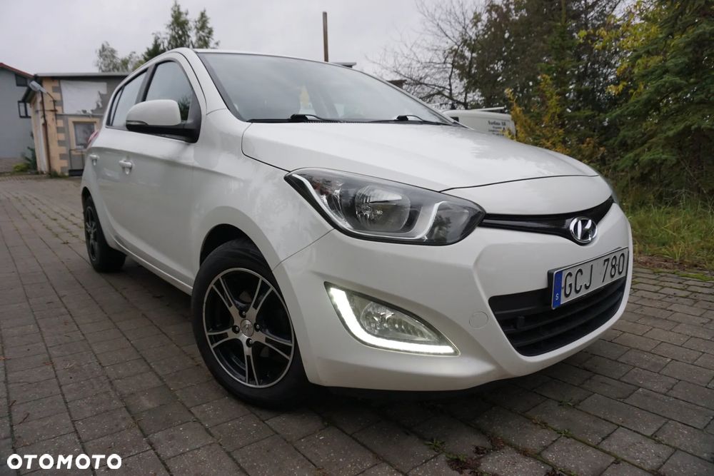 Hyundai i20 1.2 YES Gold - 12