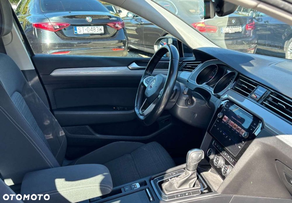 Volkswagen Passat - 15