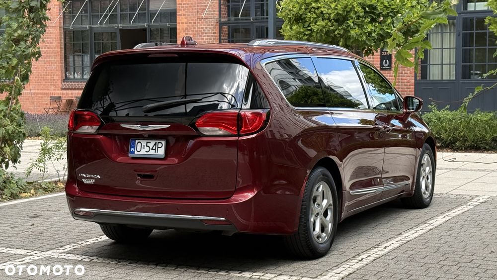 Chrysler Pacifica - 8