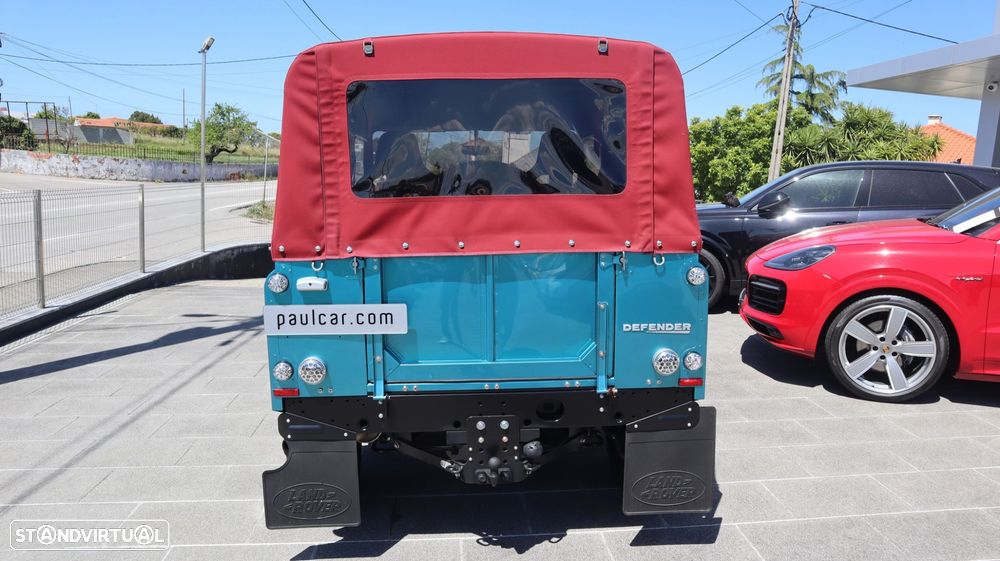 Land Rover Defender - 4