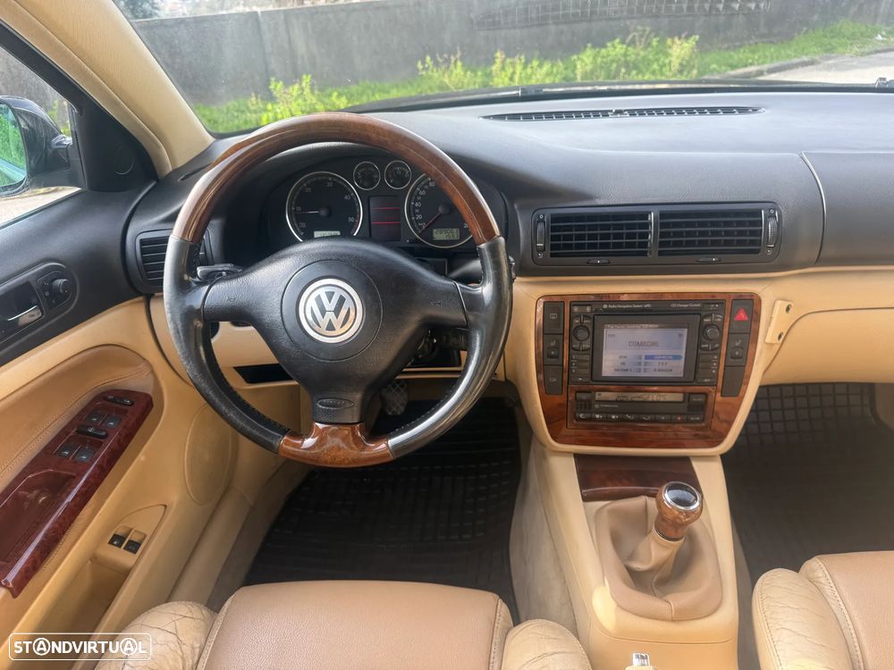 VW Passat Variant 1.9 TDi Exclusive - 18