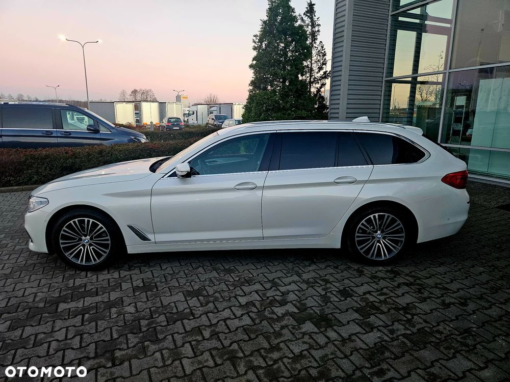 BMW Seria 5 520d xDrive Sport Line - 7