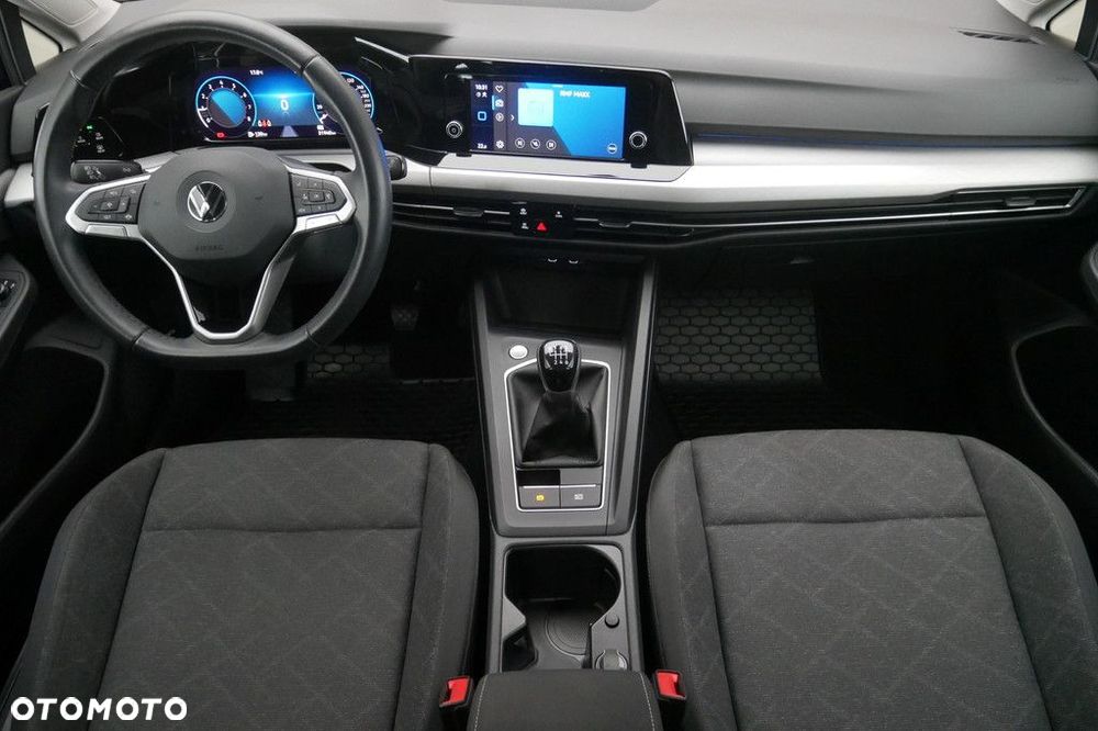 Volkswagen Golf - 8
