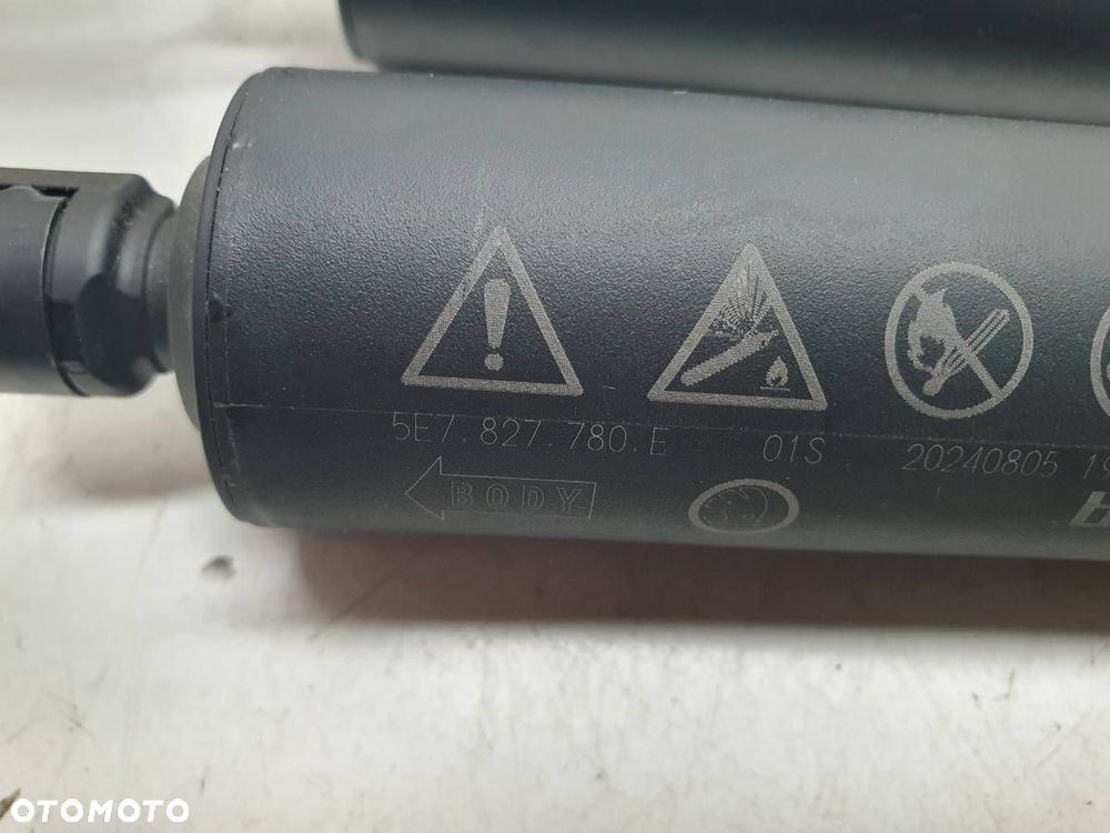 SIŁOWNIK KLAPY ELEKTRYCZNY KOMPLET LEWY PRAWY OCTAVIA IV KOMBI 5E7827851D - 3